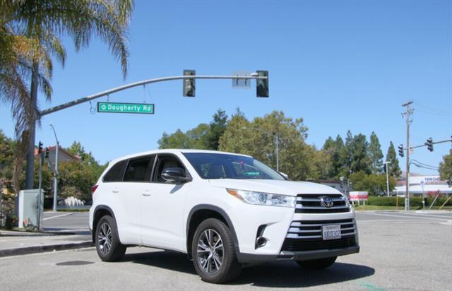 used 2017 Toyota Highlander car, priced at $22,888