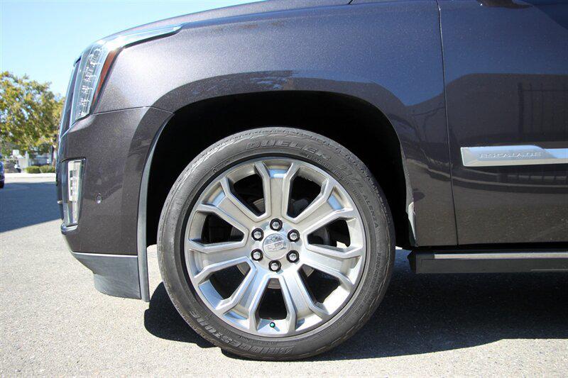 used 2018 Cadillac Escalade car, priced at $34,888