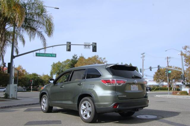 used 2016 Toyota Highlander car, priced at $25,888