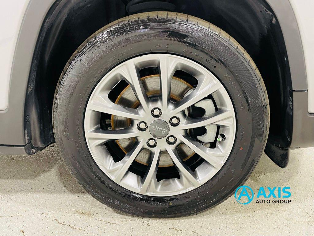 used 2021 Jeep Cherokee car, priced at $13,998