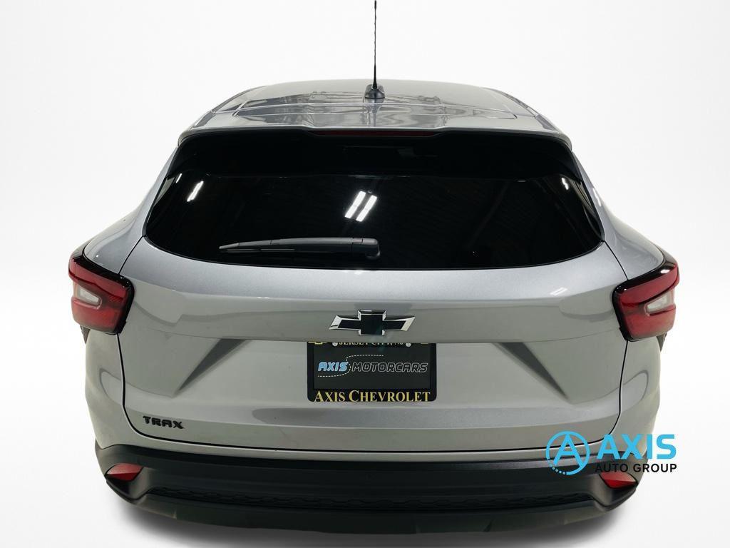 used 2025 Chevrolet Trax car, priced at $18,998