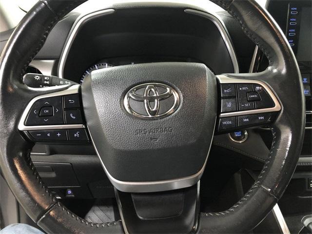 used 2022 Toyota Highlander car, priced at $37,650