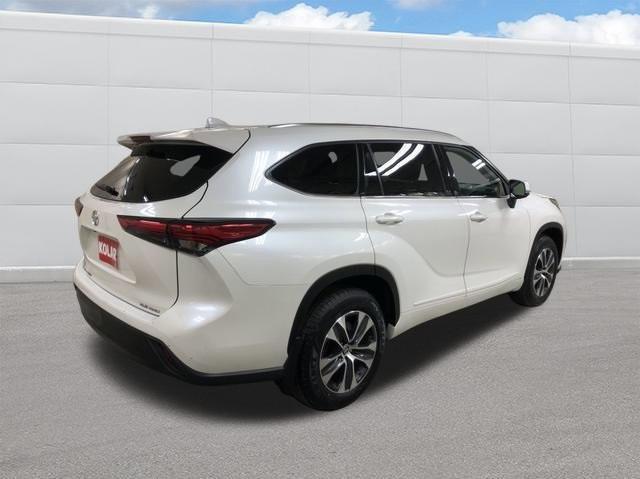 used 2021 Toyota Highlander car, priced at $39,990