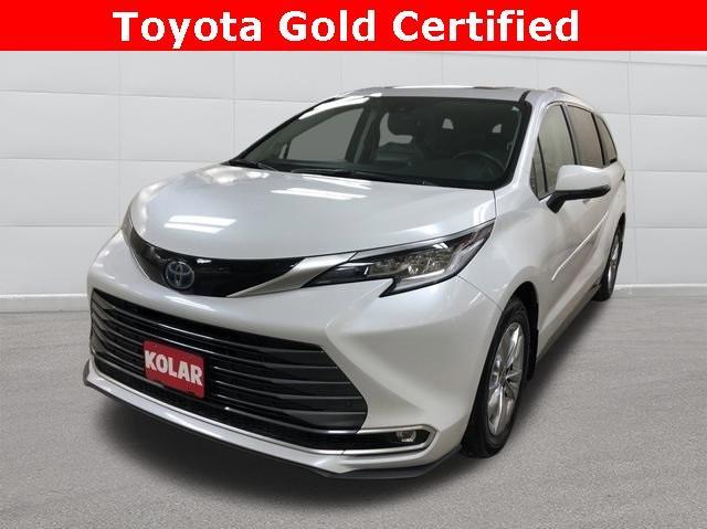 used 2022 Toyota Sienna car, priced at $49,990