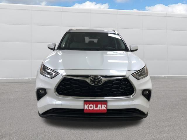 used 2022 Toyota Highlander car, priced at $44,988