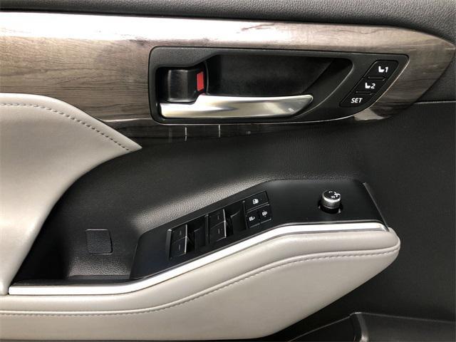 used 2022 Toyota Highlander car, priced at $44,988