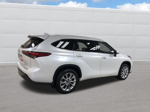 used 2022 Toyota Highlander car, priced at $44,988
