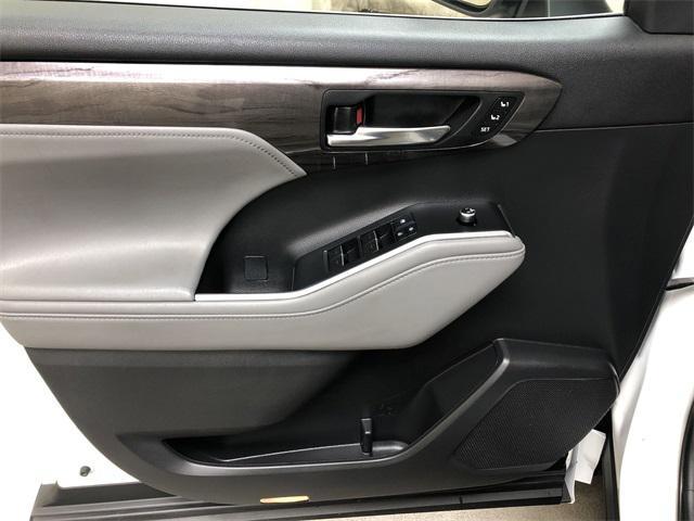 used 2022 Toyota Highlander car, priced at $44,988
