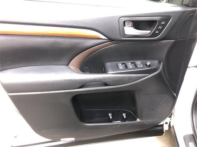 used 2017 Toyota Highlander car, priced at $28,552