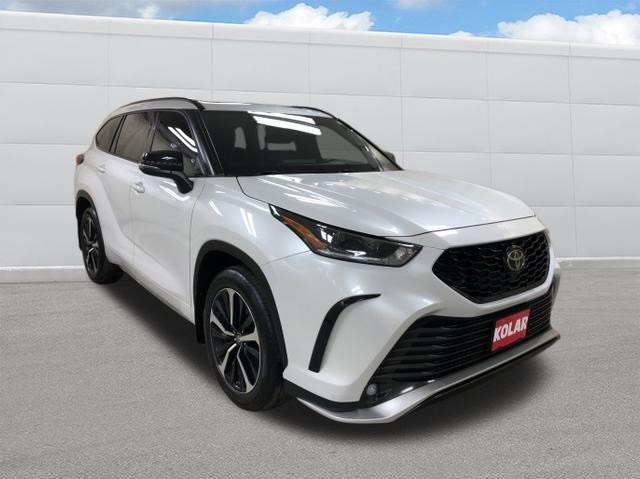 used 2022 Toyota Highlander car, priced at $44,990