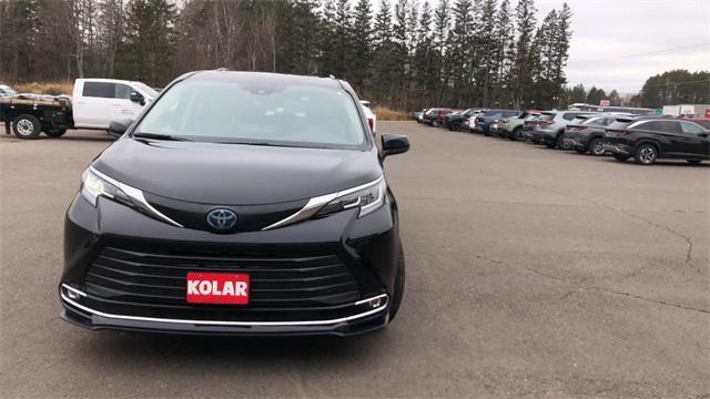 used 2023 Toyota Sienna car, priced at $39,947