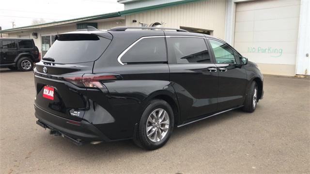 used 2023 Toyota Sienna car, priced at $39,947