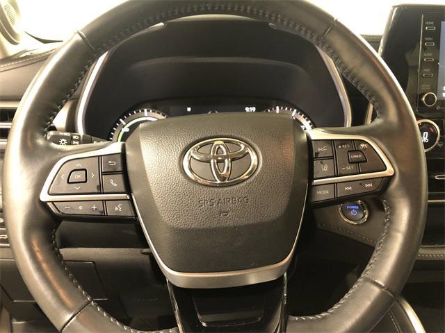 used 2022 Toyota Highlander Hybrid car, priced at $45,966