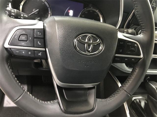 used 2022 Toyota Highlander car, priced at $41,990