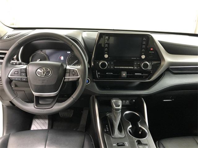 used 2022 Toyota Highlander car, priced at $41,990