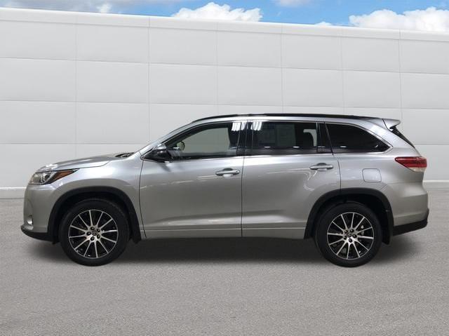 used 2018 Toyota Highlander car, priced at $30,490