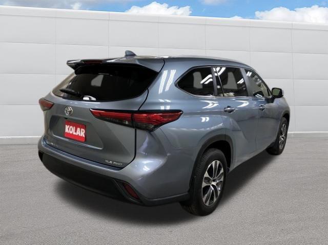 used 2023 Toyota Highlander car, priced at $44,990