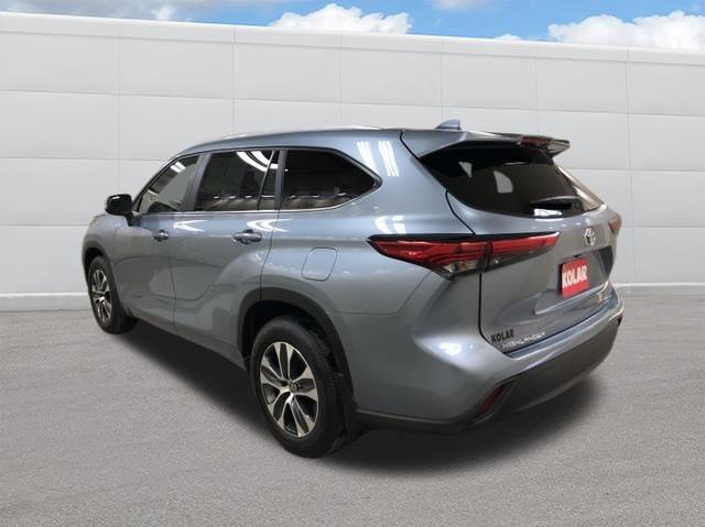 used 2023 Toyota Highlander car, priced at $44,990