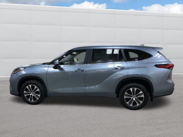 used 2023 Toyota Highlander car, priced at $44,990