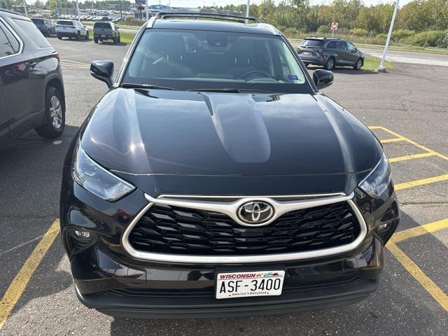 used 2022 Toyota Highlander car, priced at $41,999