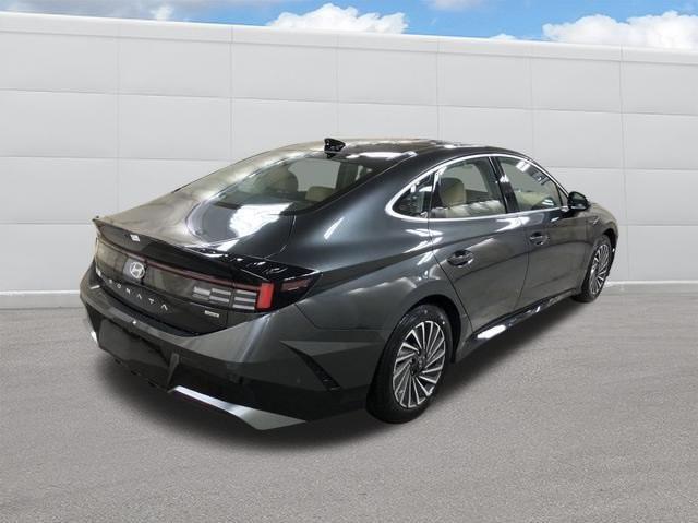 new 2025 Hyundai Sonata Hybrid car