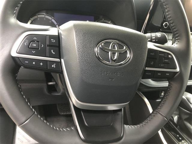 used 2024 Toyota Highlander car, priced at $43,990