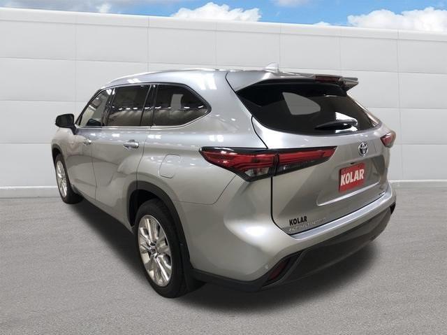 used 2020 Toyota Highlander Hybrid car, priced at $37,988