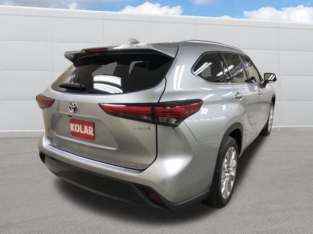 used 2020 Toyota Highlander Hybrid car, priced at $37,988