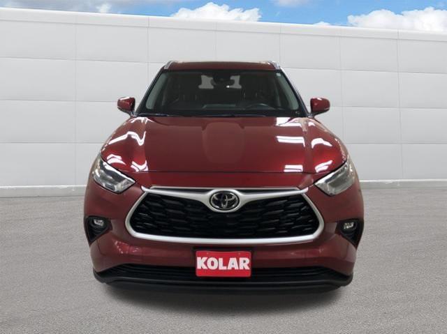 used 2022 Toyota Highlander car, priced at $42,570