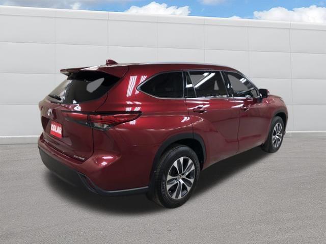 used 2022 Toyota Highlander car, priced at $42,570