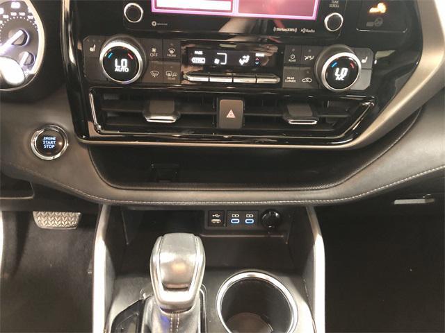 used 2022 Toyota Highlander car, priced at $42,570