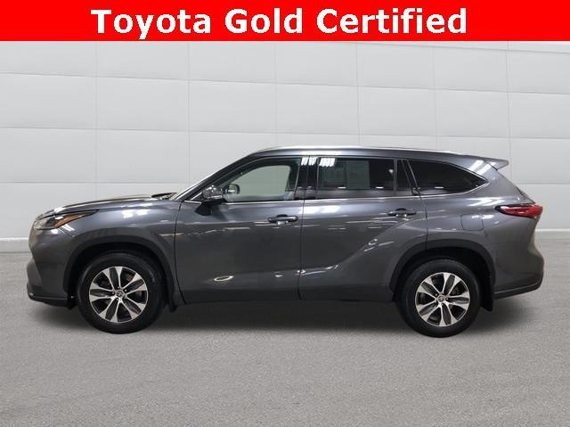 used 2021 Toyota Highlander car, priced at $39,450