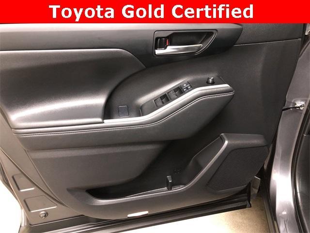 used 2021 Toyota Highlander car, priced at $37,815