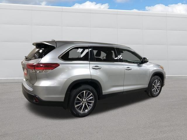 used 2019 Toyota Highlander car, priced at $31,990