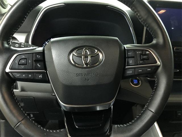 used 2021 Toyota Highlander car, priced at $39,350