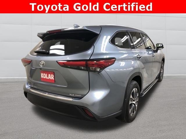 used 2022 Toyota Highlander car, priced at $41,650