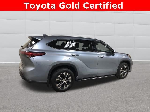 used 2022 Toyota Highlander car, priced at $41,650