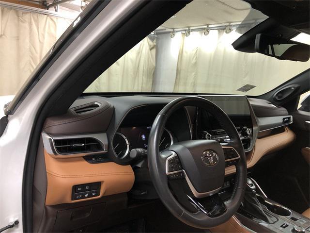 used 2022 Toyota Highlander car, priced at $42,997