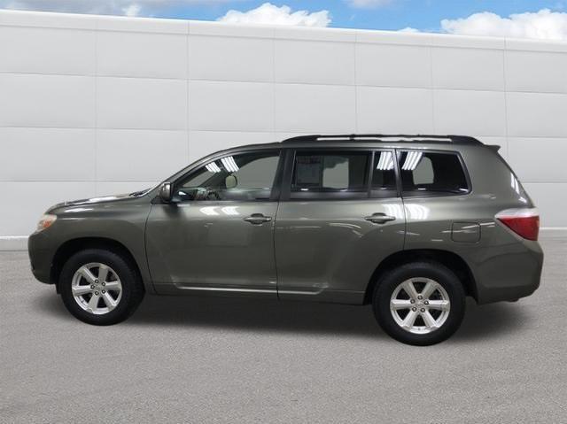 used 2009 Toyota Highlander car, priced at $10,997