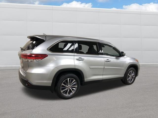 used 2019 Toyota Highlander car, priced at $35,990