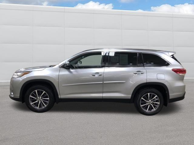 used 2019 Toyota Highlander car, priced at $35,990