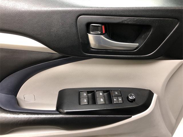 used 2018 Toyota Highlander car, priced at $31,990