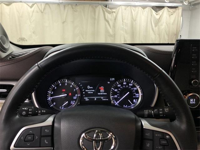 used 2022 Toyota Highlander car, priced at $47,990