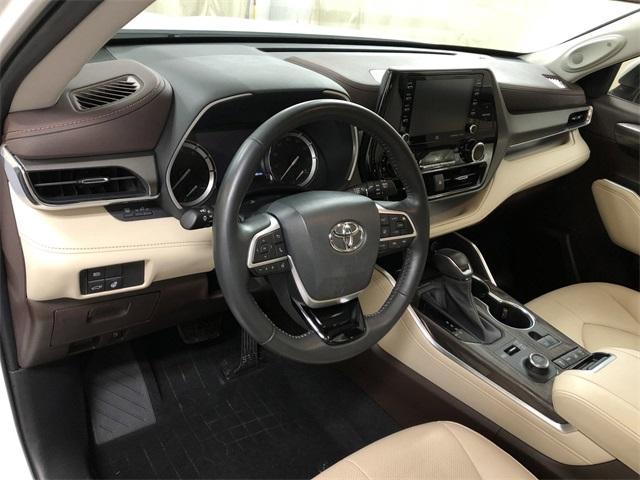 used 2022 Toyota Highlander car, priced at $47,990