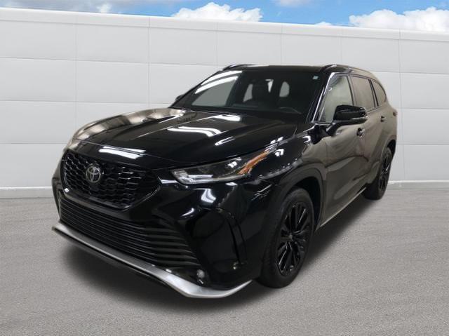 used 2024 Toyota Highlander car, priced at $49,990