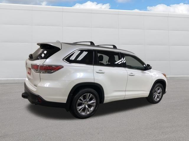 used 2015 Toyota Highlander car, priced at $22,937