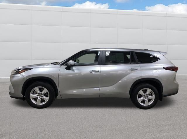 used 2024 Toyota Highlander car, priced at $43,990