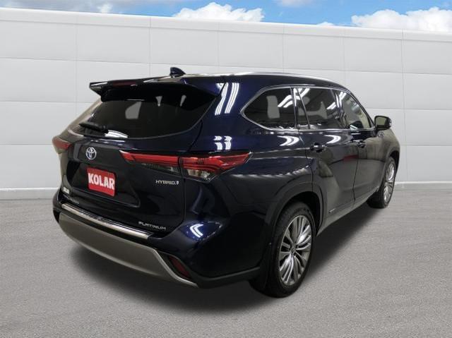 used 2022 Toyota Highlander Hybrid car, priced at $47,777