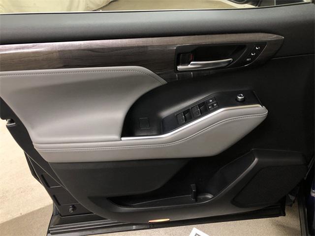 used 2022 Toyota Highlander Hybrid car, priced at $47,777