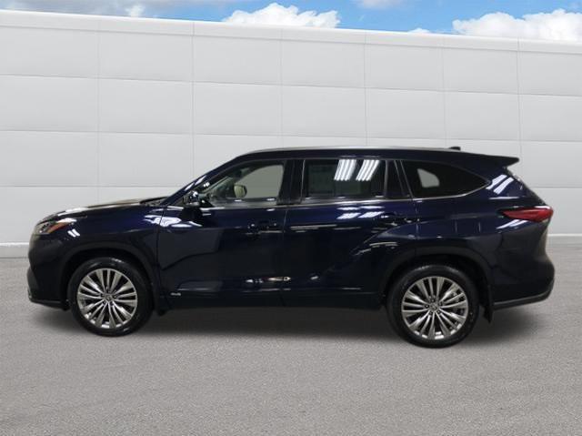 used 2022 Toyota Highlander Hybrid car, priced at $47,777